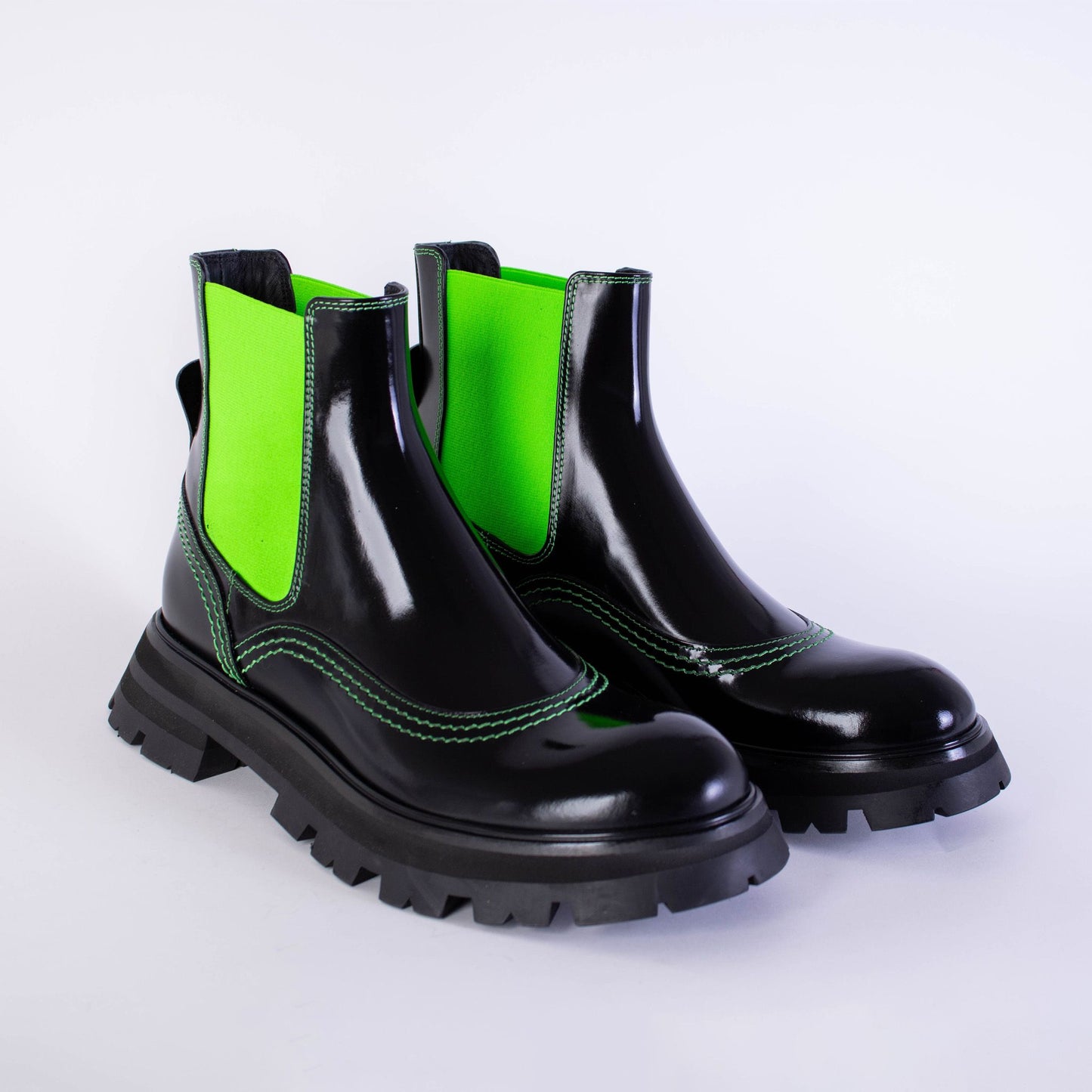 Alexander McQueen Alexander McQueen Fluo Inserts Chelsea Boots